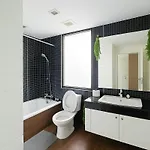 Modern 2 Bed Executive Unit - 5Min To Nana Bts
